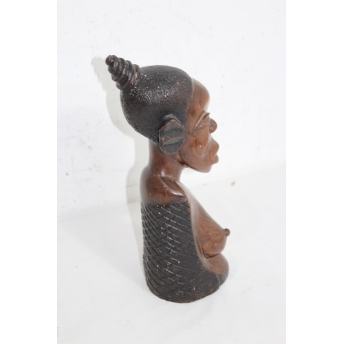 447 - VINTAGE AFRICAN CARVED FEMALE FIGURE 
30.5CM