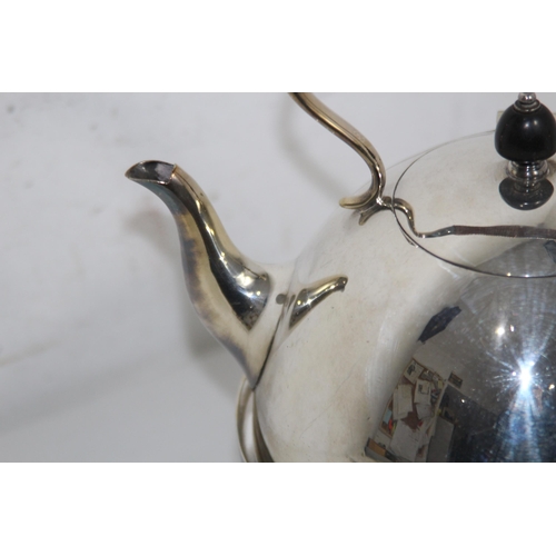 449 - ANTIQUE KETTLE ON STAND
30CM