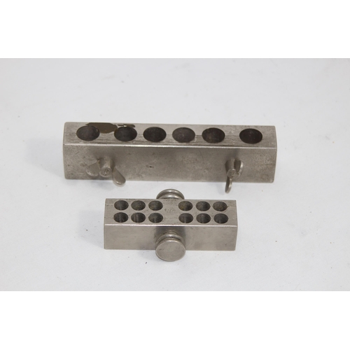 453 - QUANTITY OF 1900S MEWS MOULDS
15CM
