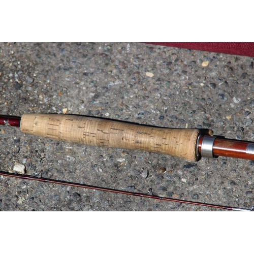 457 - PENN GOLD MEDAL 8FT GRAPHITE 2 PIECE FLY ROD 7 LINE