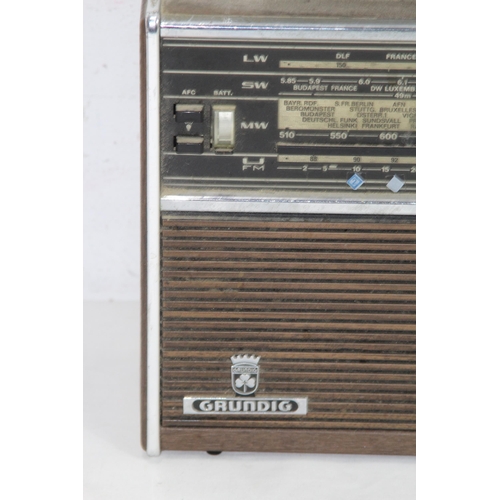 729 - GRUNDIG YACHT-BOY RADIO