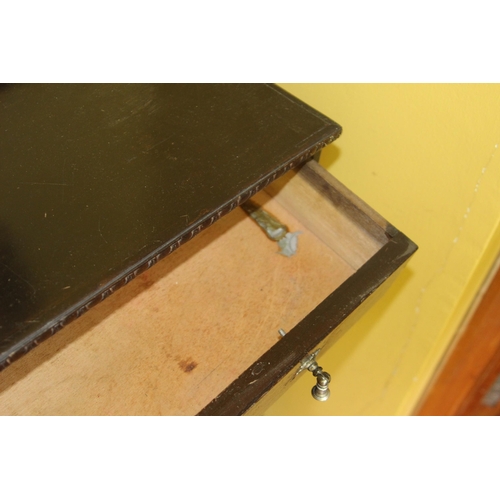 33 - HALL UNIT
63 X 32 X 95CM