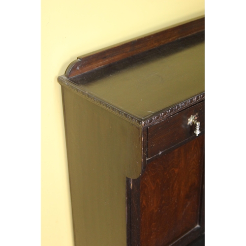 33 - HALL UNIT
63 X 32 X 95CM