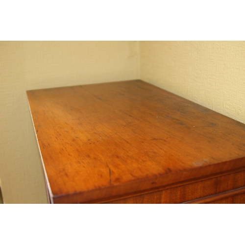 35 - ANTIQUE DISPLAY CASE
80 X 36 X 128CM