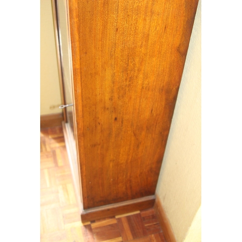 35 - ANTIQUE DISPLAY CASE
80 X 36 X 128CM