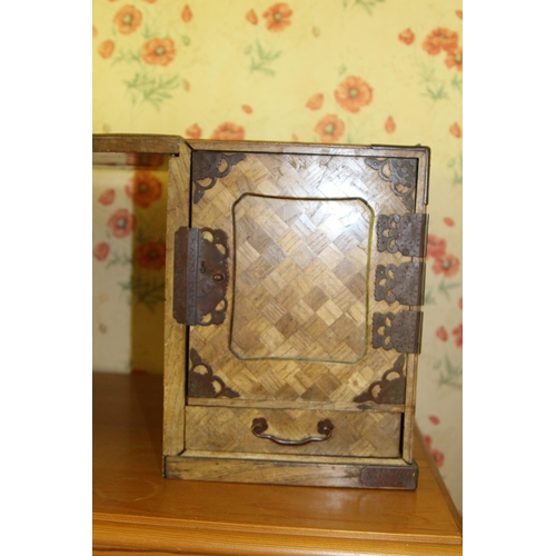 459 - ANTIQUE EASTERN MARQUETRY DESK TIDY
80 X 30 X 28CM