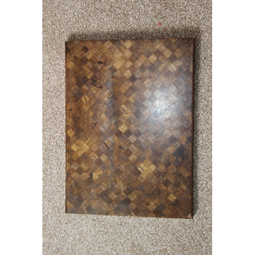 459 - ANTIQUE EASTERN MARQUETRY DESK TIDY
80 X 30 X 28CM