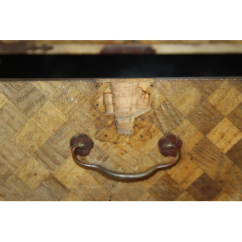 459 - ANTIQUE EASTERN MARQUETRY DESK TIDY
80 X 30 X 28CM