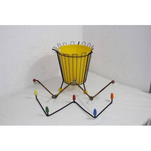 434 - 2 X RETRO SPUTNIK COAT HOOK AND WASTE BIN
31 X 26CM
