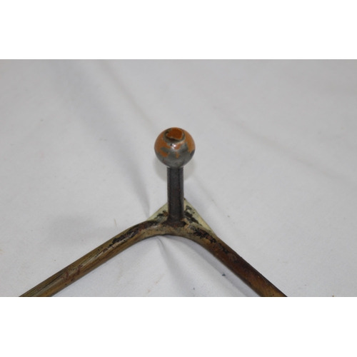 434 - 2 X RETRO SPUTNIK COAT HOOK AND WASTE BIN
31 X 26CM
