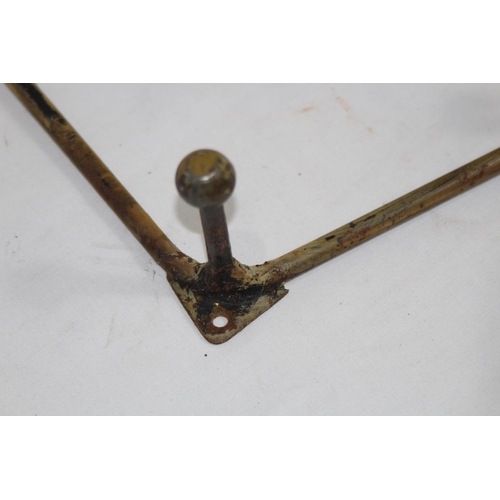 434 - 2 X RETRO SPUTNIK COAT HOOK AND WASTE BIN
31 X 26CM