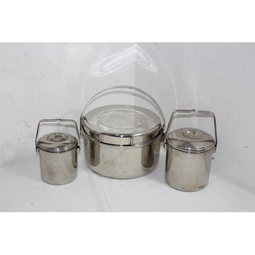437 - QUANTITY OF CAMPING COOKING POTS