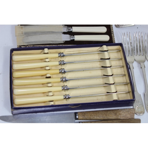 450 - QUANTITY OF CUTLERY