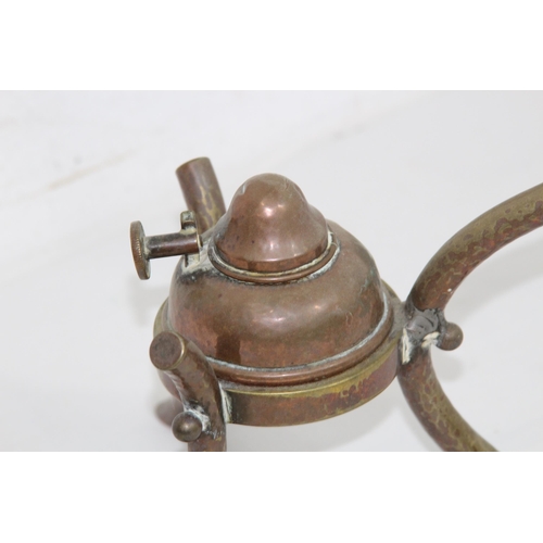 461 - VINTAGE COPPER KETTLE ON BURNER
34CM