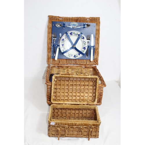 462 - PICNIC BASKET AND CONTENTS PLUS ONE OTHER
39 X 37 X 20CM