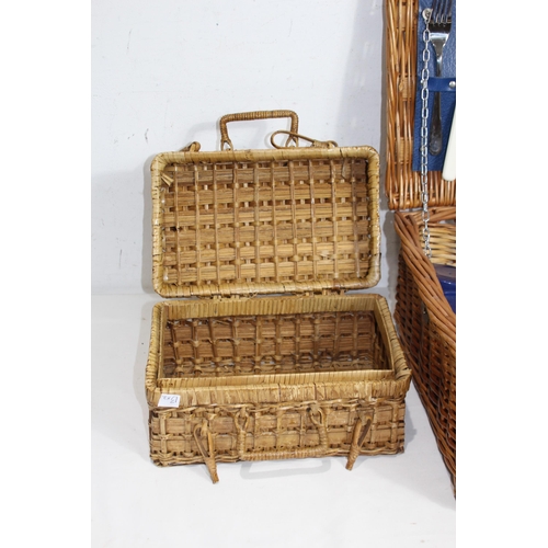 462 - PICNIC BASKET AND CONTENTS PLUS ONE OTHER
39 X 37 X 20CM