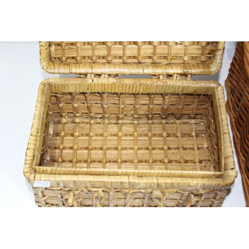 462 - PICNIC BASKET AND CONTENTS PLUS ONE OTHER
39 X 37 X 20CM