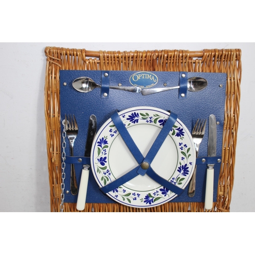 462 - PICNIC BASKET AND CONTENTS PLUS ONE OTHER
39 X 37 X 20CM