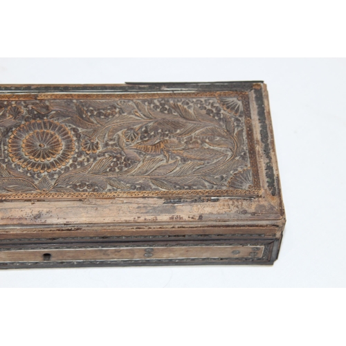 464 - QUANTITY OF INTERESTING WOODEN BOXES
30 X 22 X 8CM