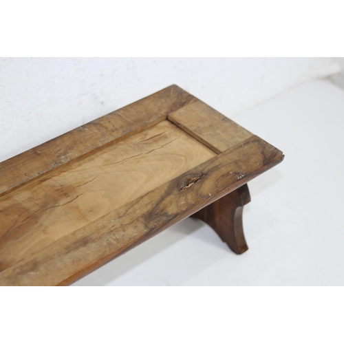 465 - VINTAGE OLIVE WOOD SLIDING BOOK SHELF AND PENCIL BOX
36 X 16 X 15CM