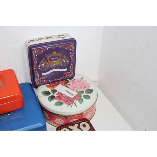 470 - QUANTITY OF VINTAGE TINS ETC