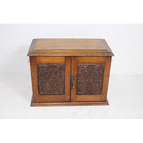 471 - VINTAGE SMOKERS CABINET
30 X 22 X 27CM