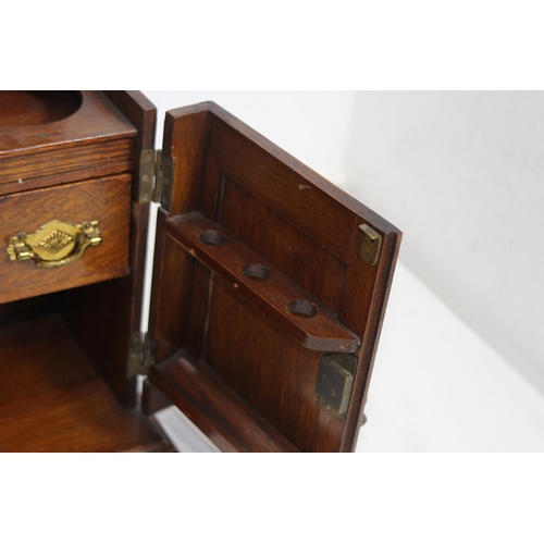 471 - VINTAGE SMOKERS CABINET
30 X 22 X 27CM