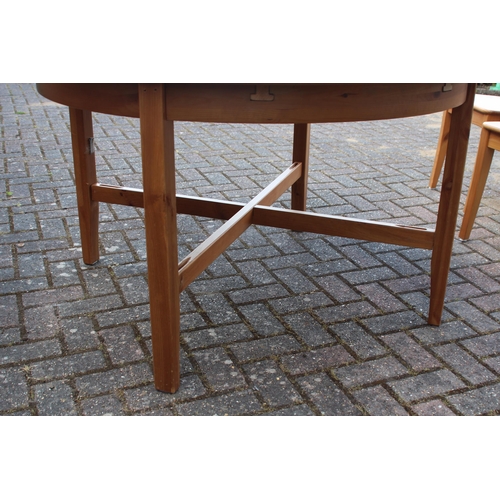 2 - PINE BUTTERFLY EXTENDING TABLE AND 6 CHAIRS 
170 X 125 X 75CM 125 CLOSED