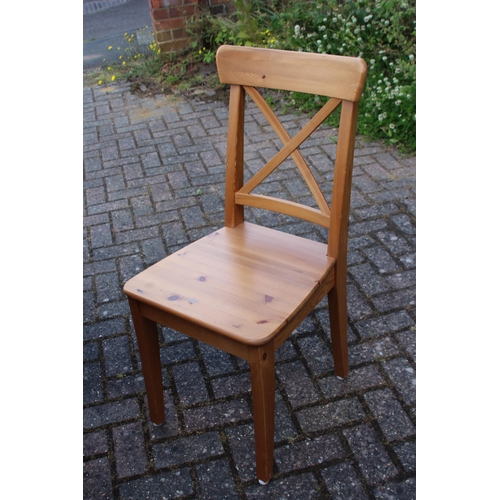 2 - PINE BUTTERFLY EXTENDING TABLE AND 6 CHAIRS 
170 X 125 X 75CM 125 CLOSED