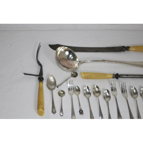 477 - QUANTITY OF CUTLERY