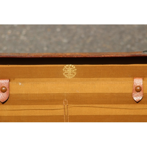 478 - QUALITY VINTAGE LEATHER CASE BY FINNIGANS OF MANCHESTER - HANDLE BROKEN
60 X 36 X 16CM