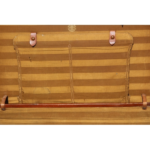 478 - QUALITY VINTAGE LEATHER CASE BY FINNIGANS OF MANCHESTER - HANDLE BROKEN
60 X 36 X 16CM