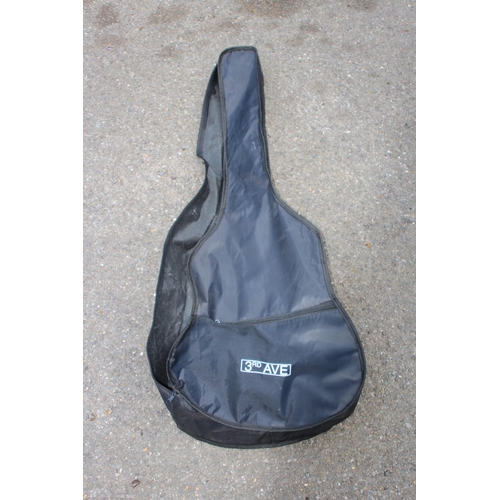 725 - QUANTITY OF MUSICAL INSTRUMENTS INCLUDING GUITAR, KEYBOARD AND HOHNER HARMONICA