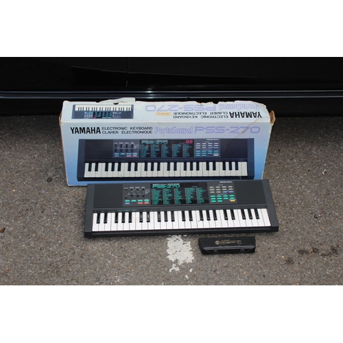 725 - QUANTITY OF MUSICAL INSTRUMENTS INCLUDING GUITAR, KEYBOARD AND HOHNER HARMONICA