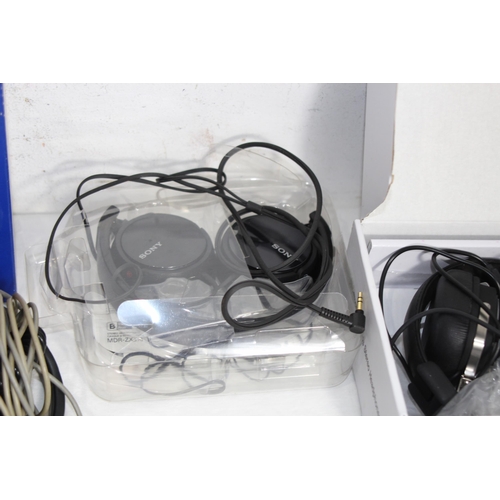732 - BOX OF ELECTRICAL ITEMS