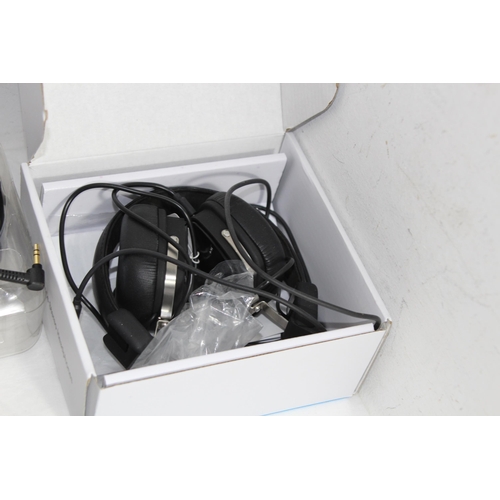732 - BOX OF ELECTRICAL ITEMS