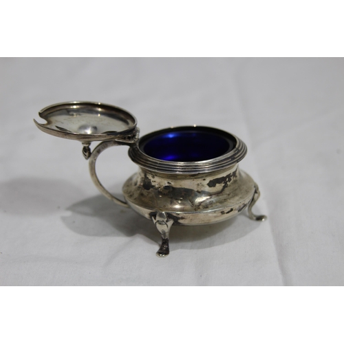 1028 - SILVER MUSTARD POT WITH LINER - 34G SILVER ONLY - BIRMINGHAM 1911 - MARTIN HALL AND CO