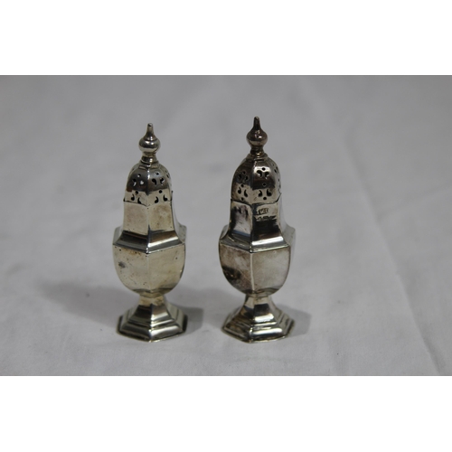 1029 - SILVER SALT AND PEPPER - 30G - BIRMINGHAM 1903 - WILLIAM DAVENPORT