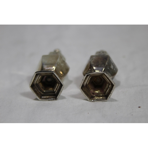 1029 - SILVER SALT AND PEPPER - 30G - BIRMINGHAM 1903 - WILLIAM DAVENPORT