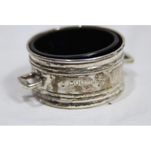 1030 - SILVER SALT WITH LINER - 27.5G SILVER ONLY - LONDON 1909 - EDWARD BARNARD