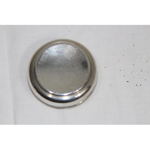 1034 - SILVER PILL BOX - 15G - BIRMINGHAM 1981 - BROADWAY AND CO