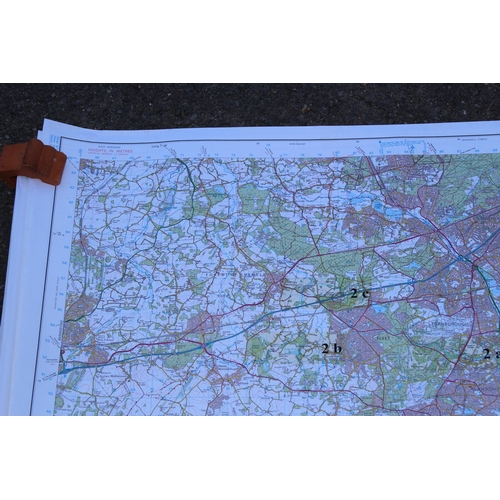 745 - POST WAR 1952 BRITISH MAP CONTAINER - C/W ALDERSHOT MAPS
107CM
