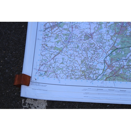 745 - POST WAR 1952 BRITISH MAP CONTAINER - C/W ALDERSHOT MAPS
107CM
