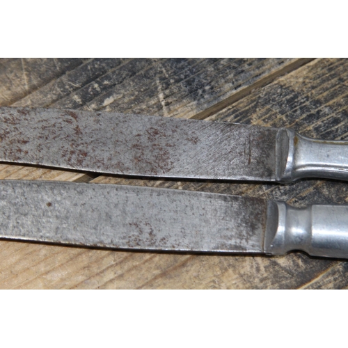 746 - WW2 DATED GERMAN BOWL AND 2 KNIVES
