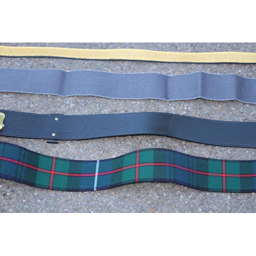 749 - BRISTISH POST WAR MILITARY BELT ACCOUTREMENTS
