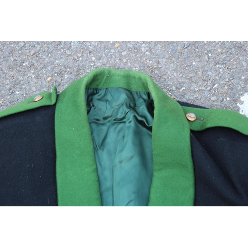 762 - QUANTITY OF MILITARY UNIFORM