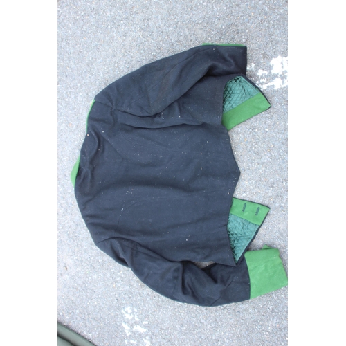 762 - QUANTITY OF MILITARY UNIFORM