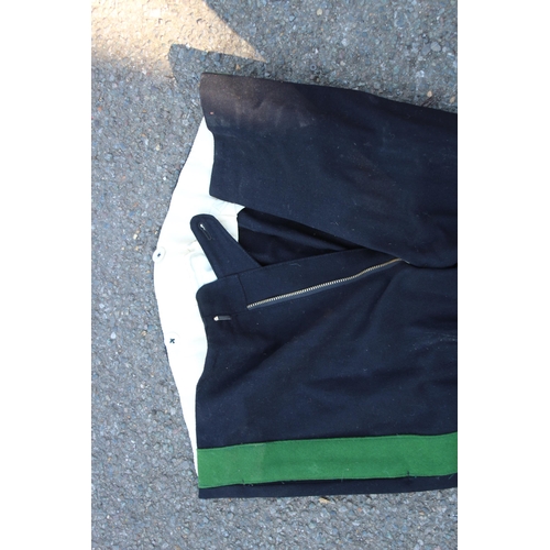 762 - QUANTITY OF MILITARY UNIFORM