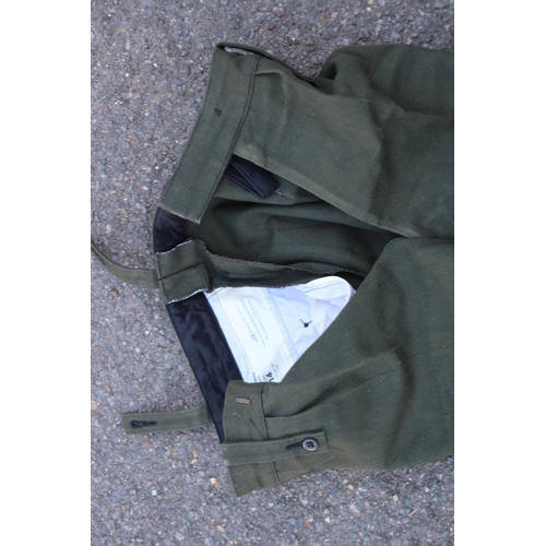 762 - QUANTITY OF MILITARY UNIFORM