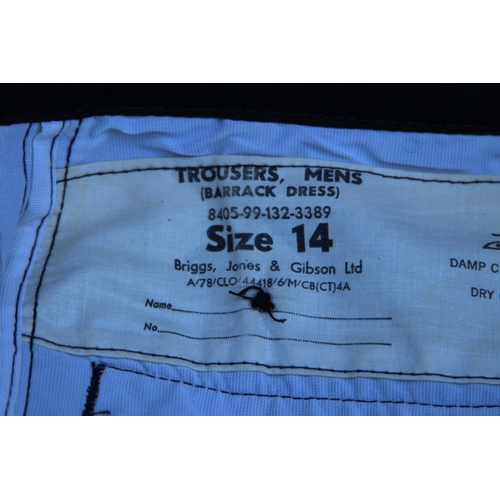 762 - QUANTITY OF MILITARY UNIFORM